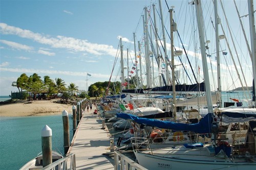 Rally rendezvous at Musket Cove © Peter Seymour